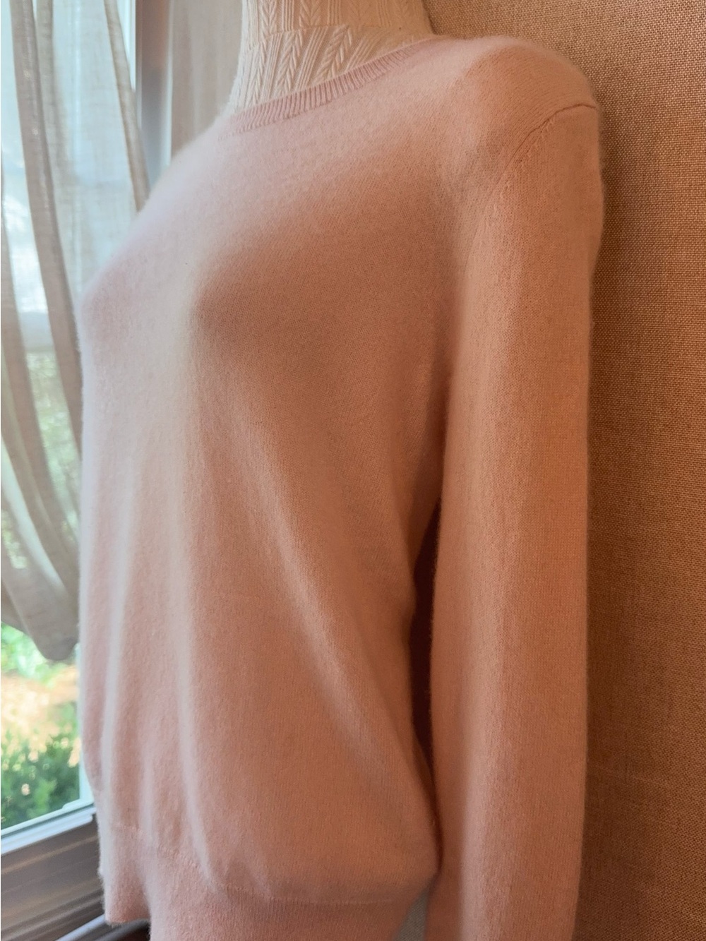 🩰🍓 Quince • 100% Mongolian Cashmere • Light Ballerina Pink Crewneck (Mended) - Picture 2 of 8
